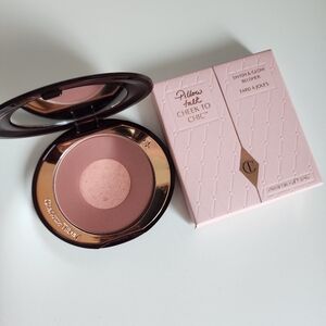 Charlotte Tilbury Cheek to Chic Blush Pillow Talk Intense